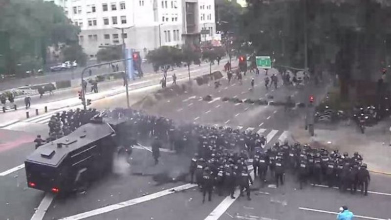 Larreta justificó la brutal represión a manifestantes en la 9 de julio