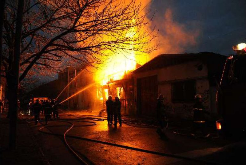 Otro incendio en La Boca: los vecinos apuntan contra el Gobierno porteño