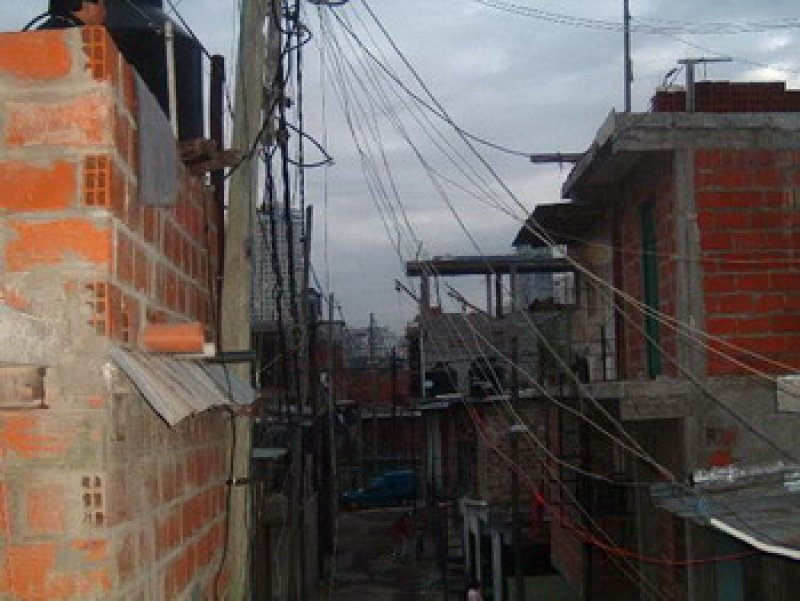 El Gobierno porteño deberá proteger a los vecinos de Villa 21-24 del riesgo eléctrico	 
