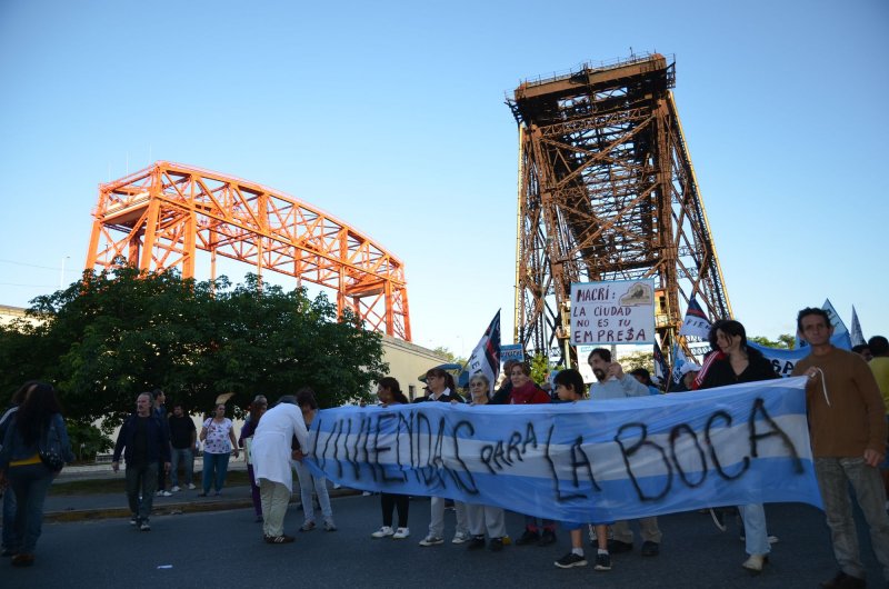 La Boca marchó por vivienda