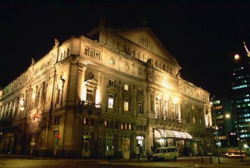 Denuncian la venta de bienes del Teatro Colón