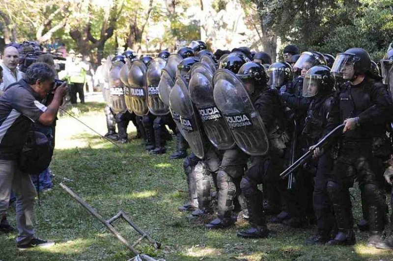 Amplían la denuncia penal contra la Metropolitana