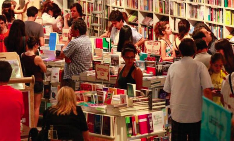 Llega la noche en que las librerías no duermen