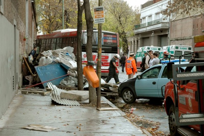 Una nena en situación de calle murió atropellada por un colectivo en Barracas