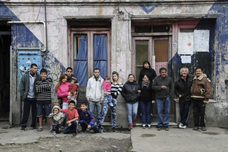 Quince familias que iban a ser desalojadas de un conventillo de la Boca se convirtieron en propietarias
