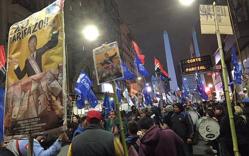 Los porteños se sumaron masivamente al ruidazo contra el tarifazo