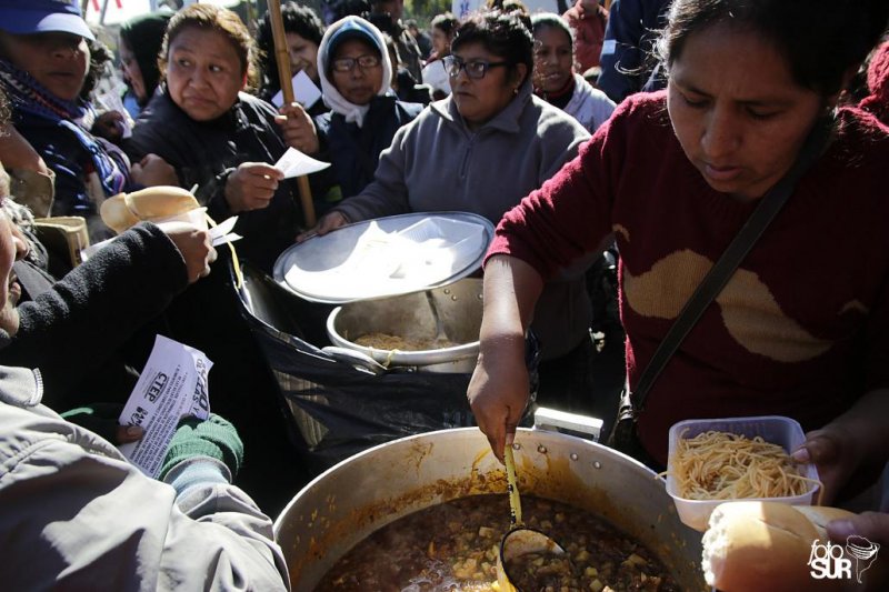 Más de cien ollas populares contra la pobreza