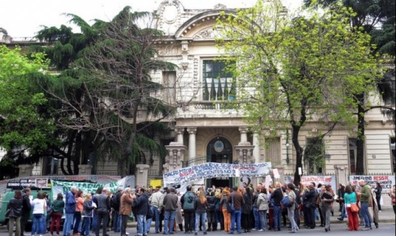 Los trabajadores del Ameghino enfrentan el vaciamiento