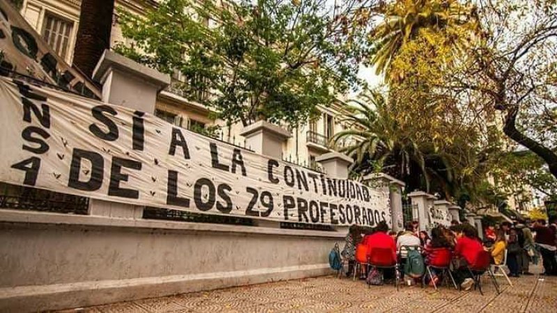 Entre marchas y debates avanza la UniCABA