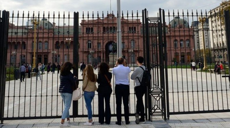 La Justicia declaró ilegal las rejas en la Plaza de Mayo