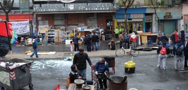 Buscan frenar los desalojos en La Boca