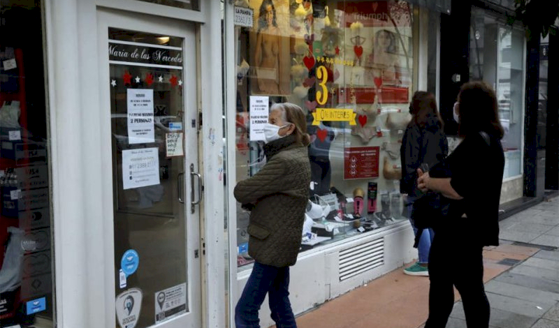 Reabren los negocios de indumentaria y calzado