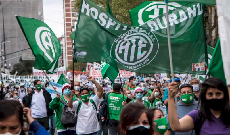 Acampe de trabajadores de la salud en la sede del Gobierno porteño