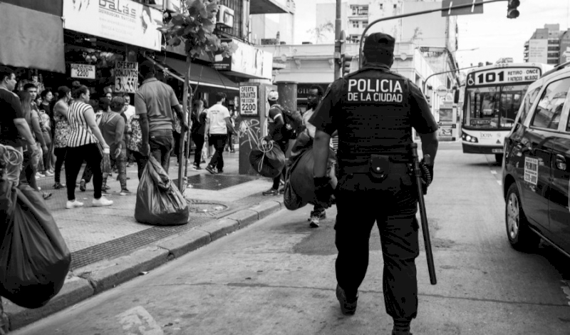 Otro ataque xenófobo de la Policía de la Ciudad