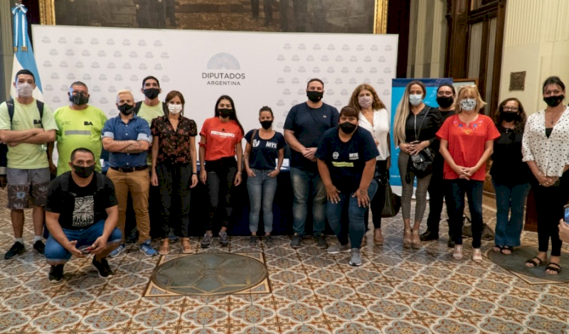 Presentan un proyecto para las personas sin techo