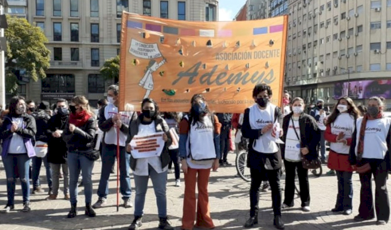 Paro docente en rechazo a la presencialidad completa