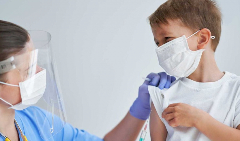 Vacuna Covid: abre la inscripción para niñes de 3 a 11 años con factores de riesgo