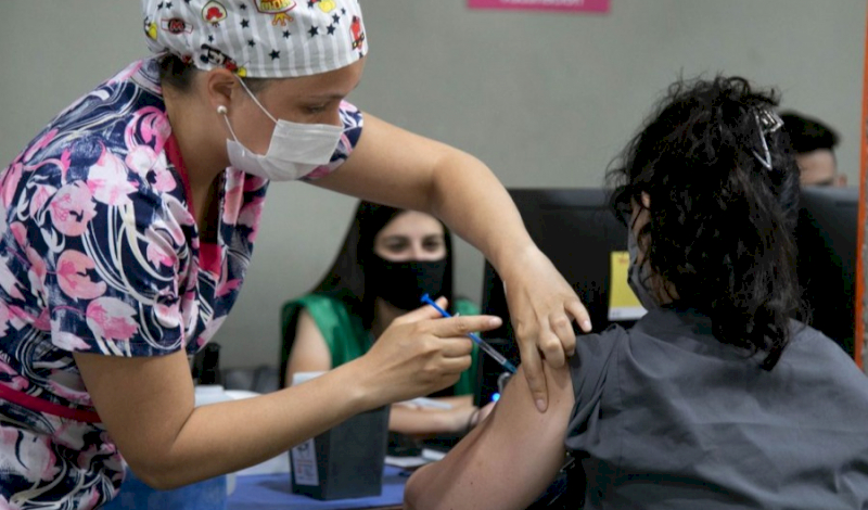 La Ciudad acelera la vacunación con nuevos centros en escuelas