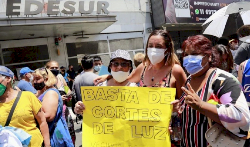 Protesta contra Edesur y Edenor