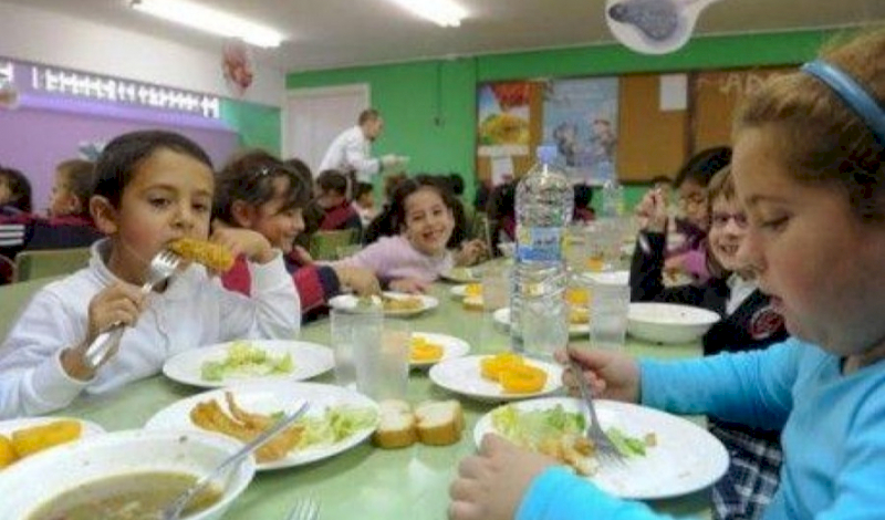 Presentan un amparo para frenar la concesión del servicio de comedores escolares