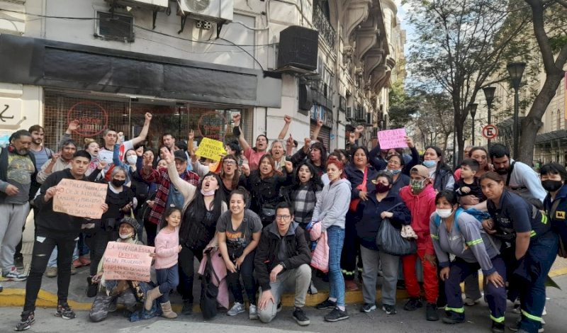 Las familias del hotel de Solís lograron frenar el desalojo