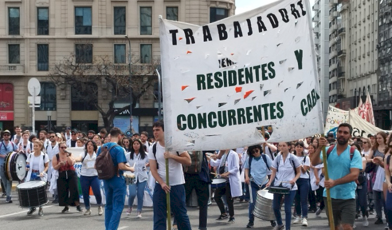 Residentes paran por tiempo indeterminado