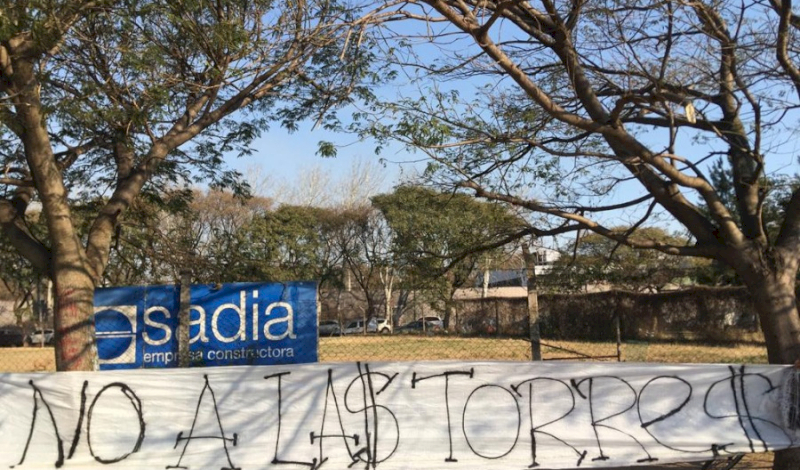 Vecinos de La Paternal rechazan las torres en el Parque La Isla