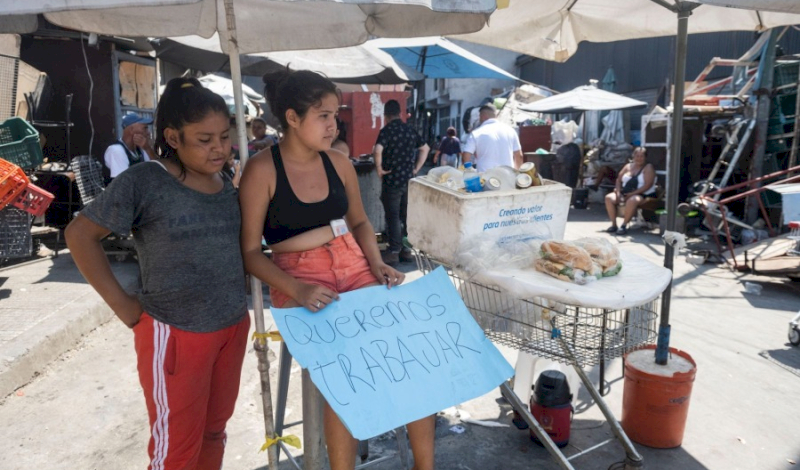 Sin respuestas para los trabajadores desalojados en Retiro