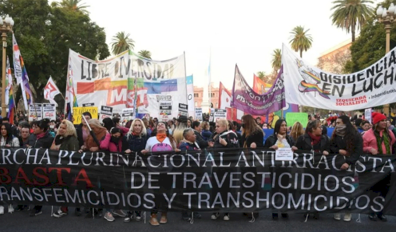 Marcha contra los travesticidios