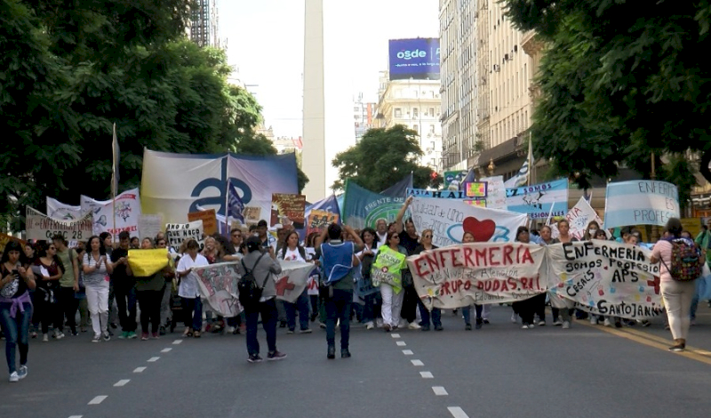 Paro y movilización en los hospitales porteños
