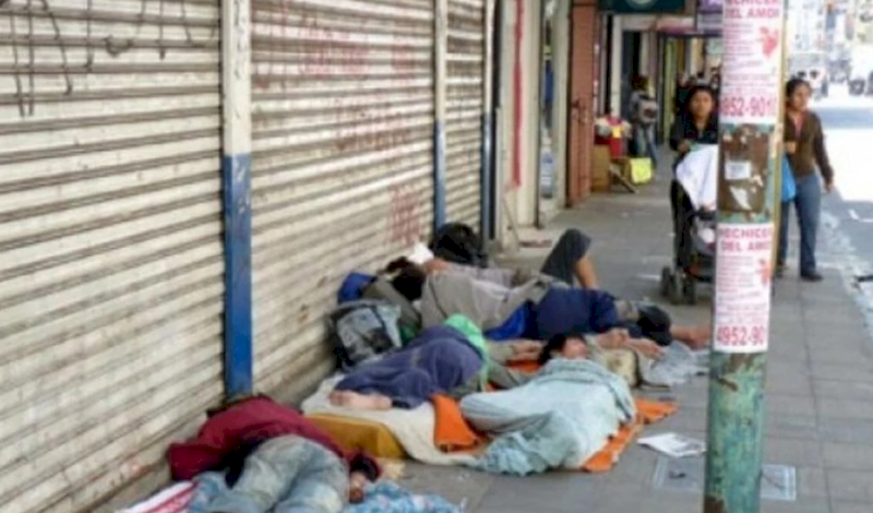 Advierten recortes en programas para personas en situación de calle
