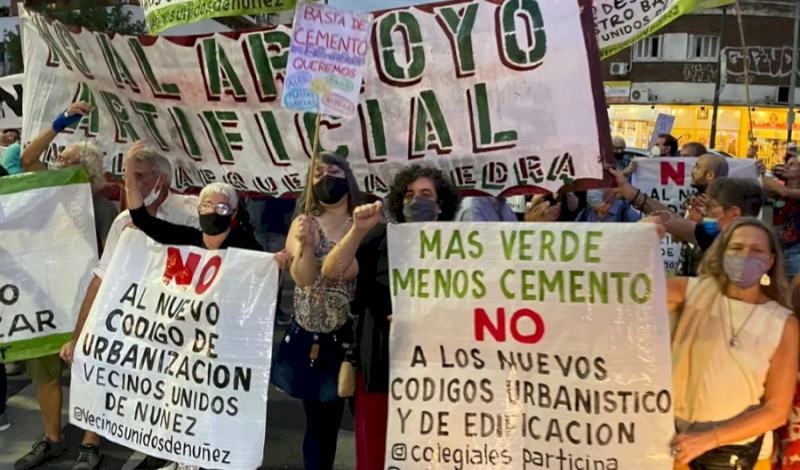 Semaforazo contra el Código Urbanístico