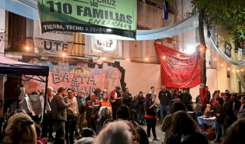 Casa Santa Cruz: las familias lograron postergar el desalojo
