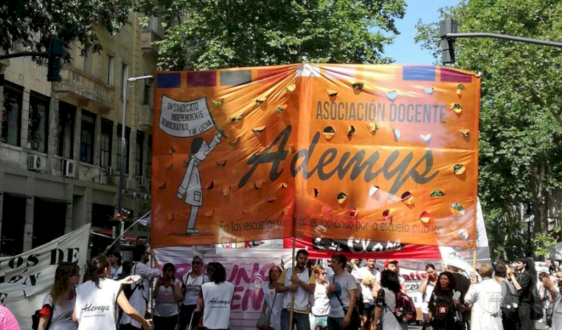 Paro docente en defensa al derecho a huelga
