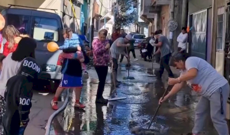 El 88% de la villa 21-24 no accede al agua segura