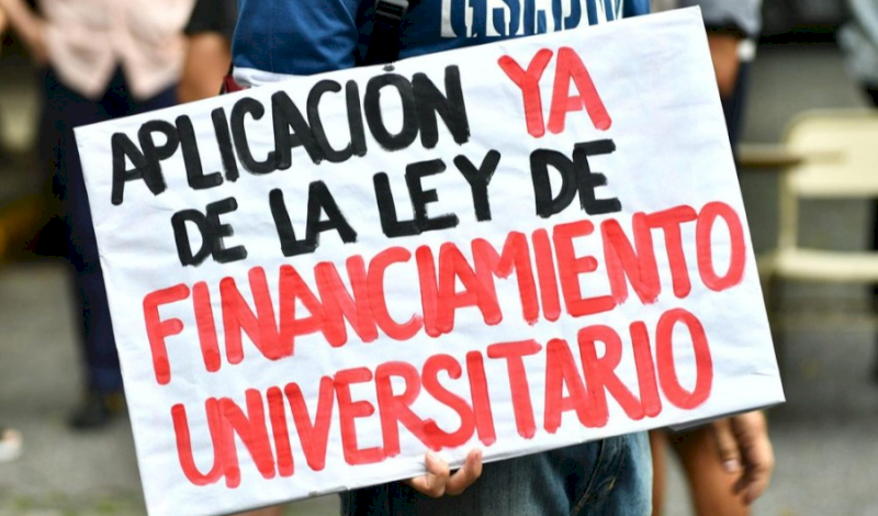 Clases públicas frente a Tribunales